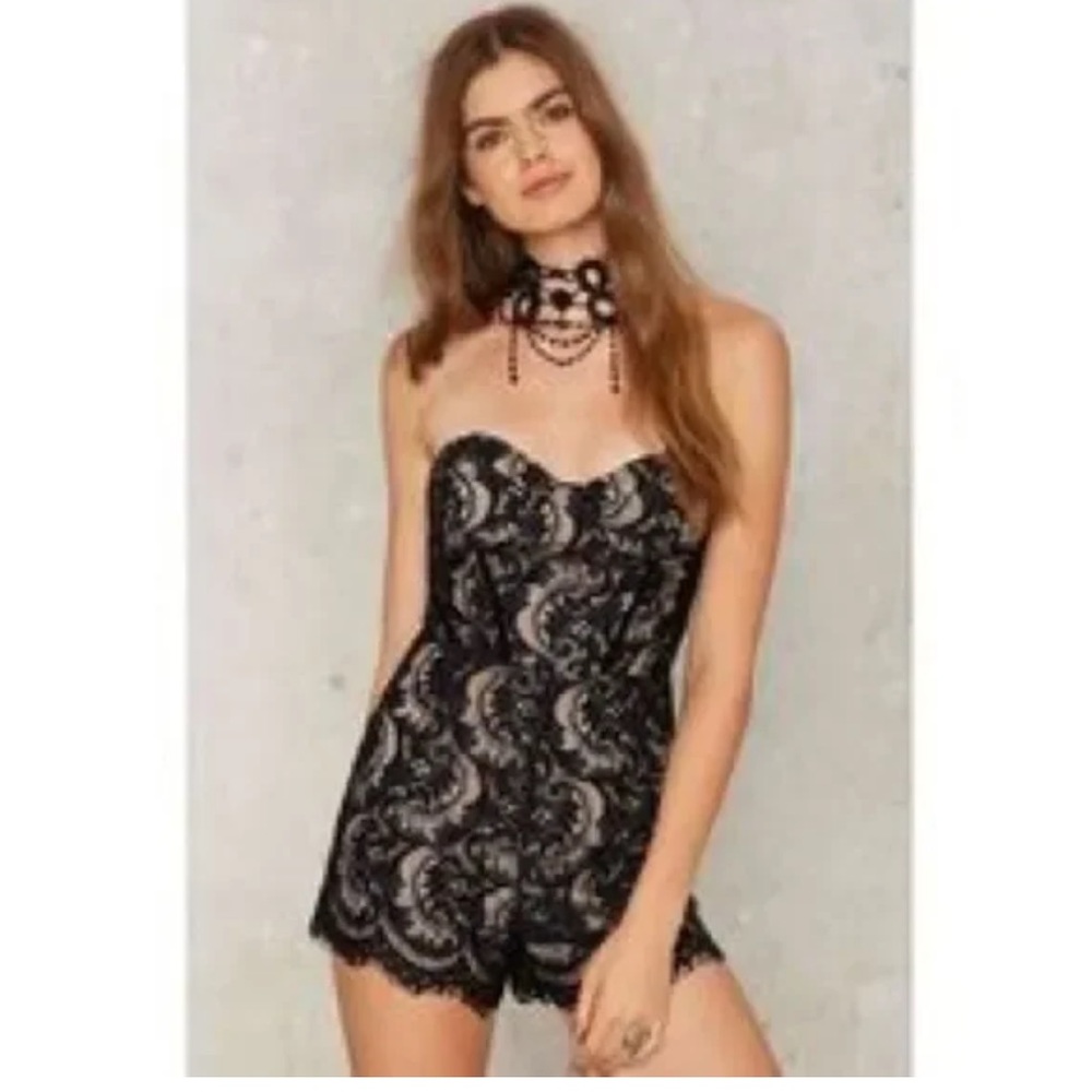 Beautiful Nasty Gal lace Romper size XS navy blue